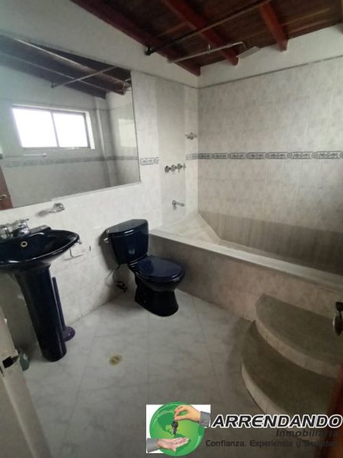 Casa de 3 alcobas en venta en Rodeo Alto, Medellín, 125 m² · foto 10 de 19