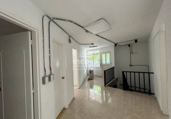 Casa de 4 alcobas en venta en Eucaristico, Cali, 287 m² · foto 8 de 15