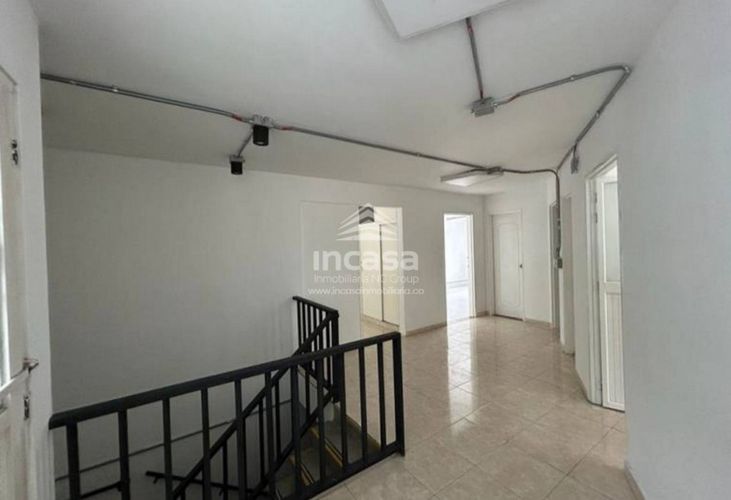 Casa de 4 alcobas en venta en Eucaristico, Cali, 287 m² · foto 9 de 15