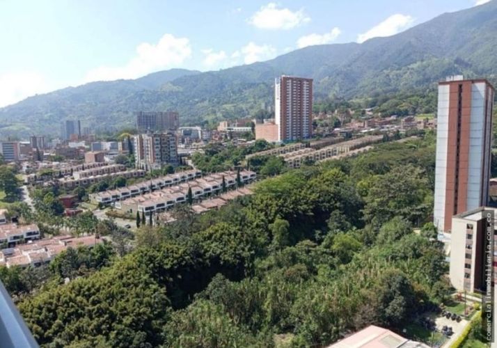 Apartamento de 2 alcobas en venta en Toledo, La Estrella, 58 m² · foto 3 de 8