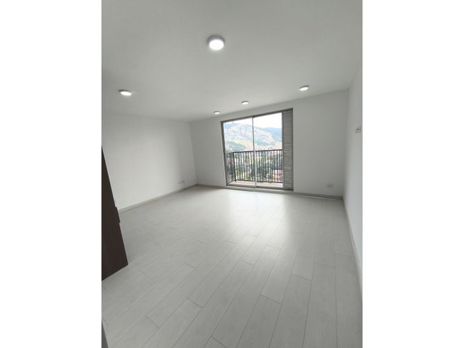 Apartaestudio en venta en Santa Teresa, Bogotá, 38 m² · foto 8 de 24