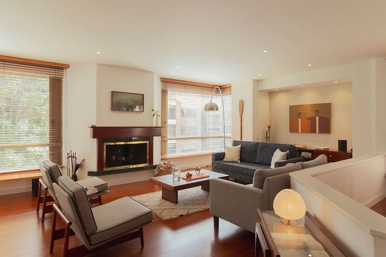 Apartamento de 3 alcobas en venta en La Carolina, Bogotá, 200 m² · foto 2 de 14