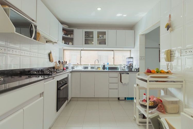 Apartamento de 3 alcobas en venta en La Carolina, Bogotá, 200 m² · foto 6 de 14