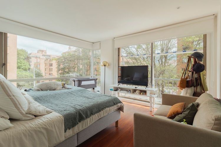 Apartamento de 3 alcobas en venta en La Carolina, Bogotá, 200 m² · foto 3 de 14