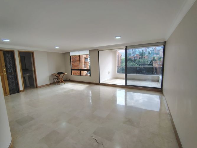 Apartamento de 3 alcobas en arriendo en El Poblado, Medellín, 144 m² · foto 2 de 18