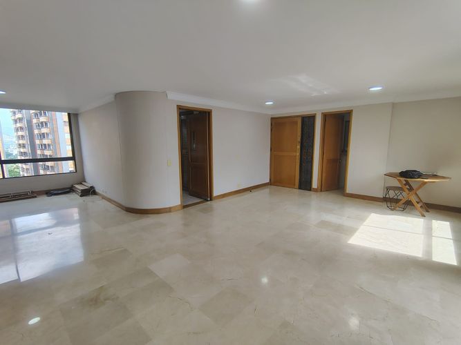 Apartamento de 3 alcobas en arriendo en El Poblado, Medellín, 144 m² · foto 3 de 18