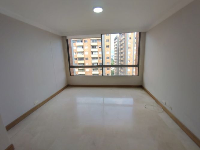 Apartamento de 3 alcobas en arriendo en El Poblado, Medellín, 144 m² · foto 7 de 18