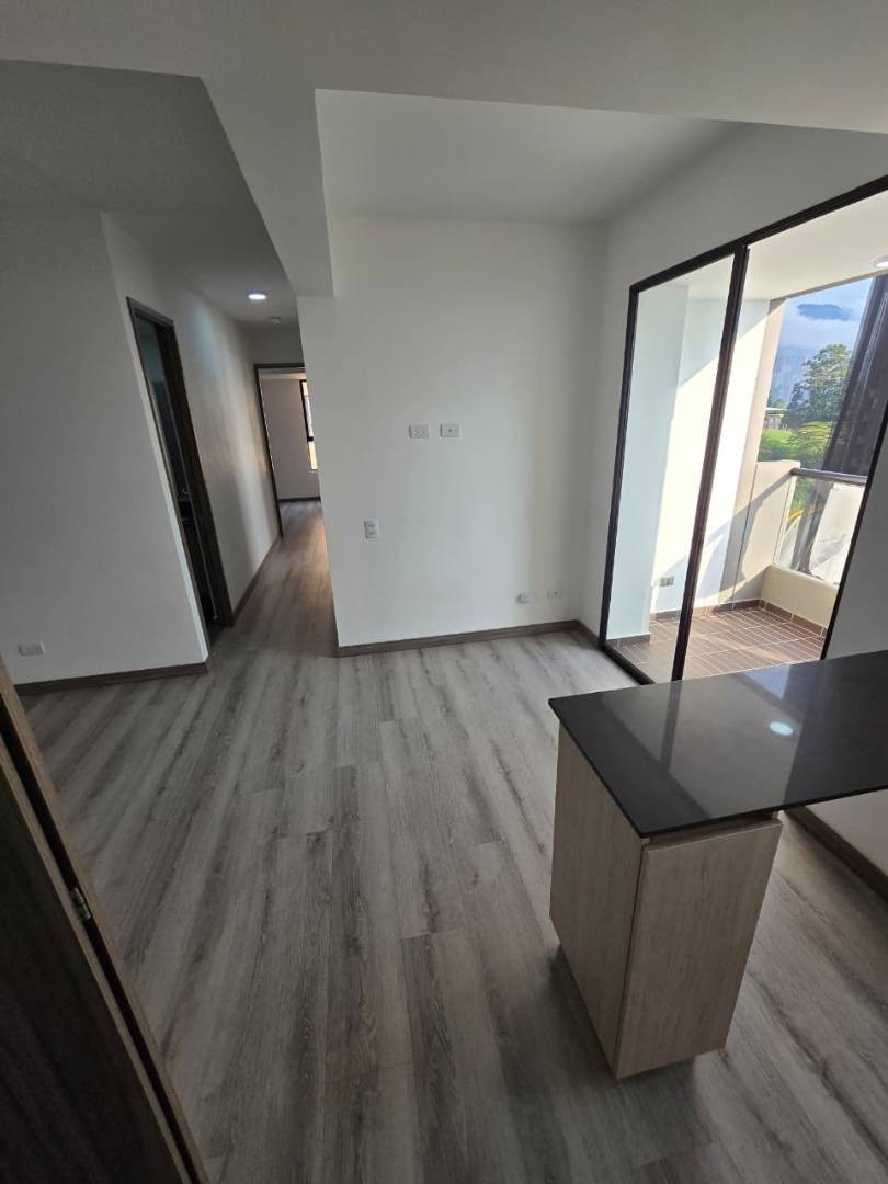 Apartamento en arriendo en Las Palmas, Medellín · foto 3 de 19