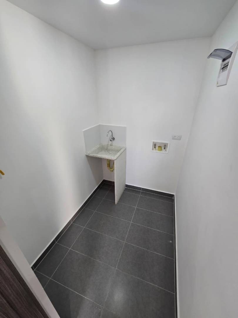 Apartamento en arriendo en Las Palmas, Medellín · foto 15 de 19
