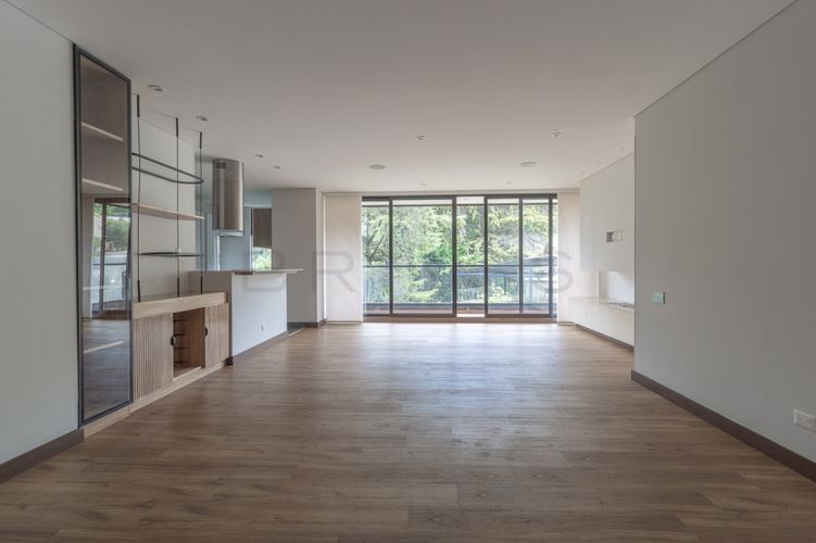 Apartamento de 3 alcobas en venta en Altos De Chozica, Bogotá, 187 m² · foto 2 de 23