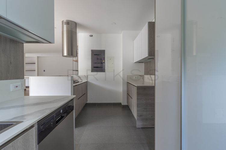 Apartamento de 3 alcobas en venta en Altos De Chozica, Bogotá, 187 m² · foto 4 de 23