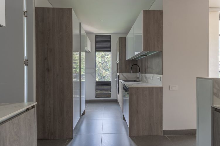 Apartamento de 3 alcobas en venta en Altos De Chozica, Bogotá, 187 m² · foto 5 de 23