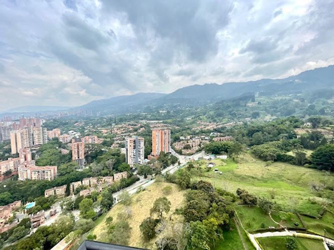 Apartamento de 3 alcobas en arriendo en Loma Del Escobero, Envigado, 100 m² · foto 4 de 24