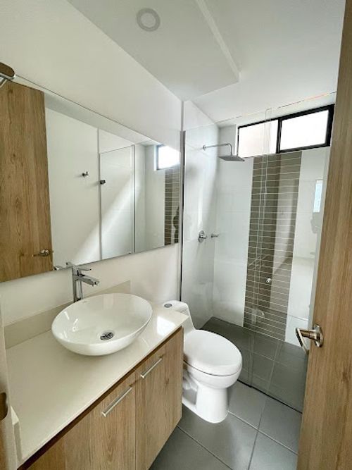 Apartamento de 3 alcobas en arriendo en Loma Del Escobero, Envigado, 100 m² · foto 11 de 24