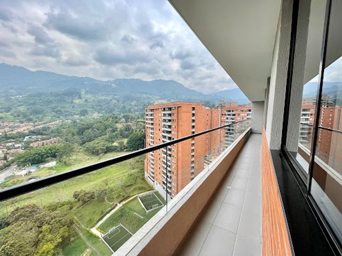 Apartamento de 3 alcobas en arriendo en Loma Del Escobero, Envigado, 100 m² · foto 12 de 24