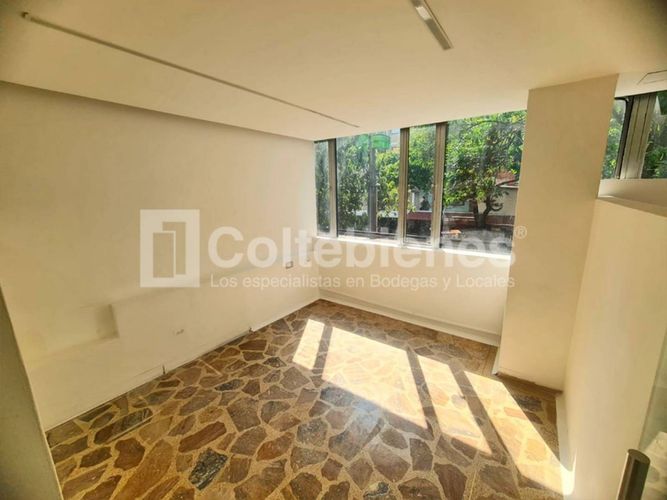 Oficina en arriendo en Estadio, Medellín, 81 m² · foto 8 de 13