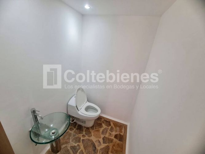 Oficina en arriendo en Estadio, Medellín, 81 m² · foto 11 de 13