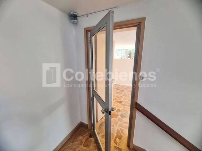 Oficina en arriendo en Estadio, Medellín, 81 m² · foto 13 de 13