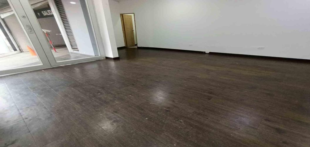 Local en venta en Los Laureles, Manizales, 30 m² · foto 2 de 20