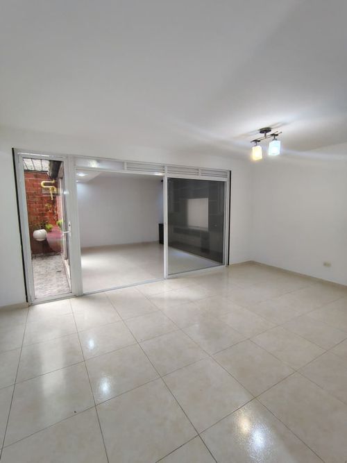 Casa de 4 alcobas en venta en Valle Del Lili, Cali, 170 m² · foto 9 de 23