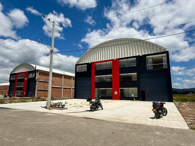 Bodega en arriendo en Vereda Portachuelo, Zipaquirá, 1050 m² · foto 2 de 21