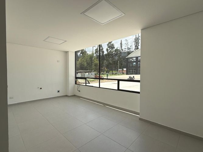 Bodega en arriendo en Vereda Portachuelo, Zipaquirá, 1050 m² · foto 8 de 21