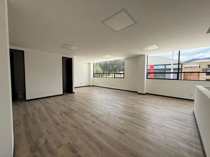 Bodega en arriendo en Vereda Portachuelo, Zipaquirá, 1050 m² · foto 10 de 21