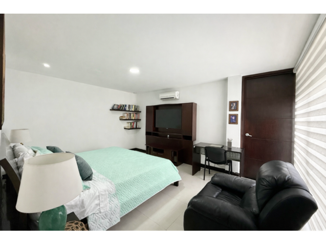 Casa de 4 alcobas en venta en Pilas De Dapa, Cali, 312 m² · foto 10 de 23
