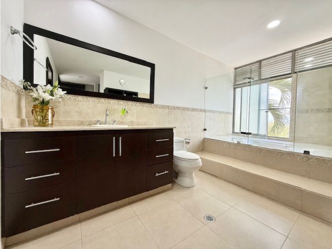 Casa de 4 alcobas en venta en Pilas De Dapa, Cali, 312 m² · foto 18 de 23