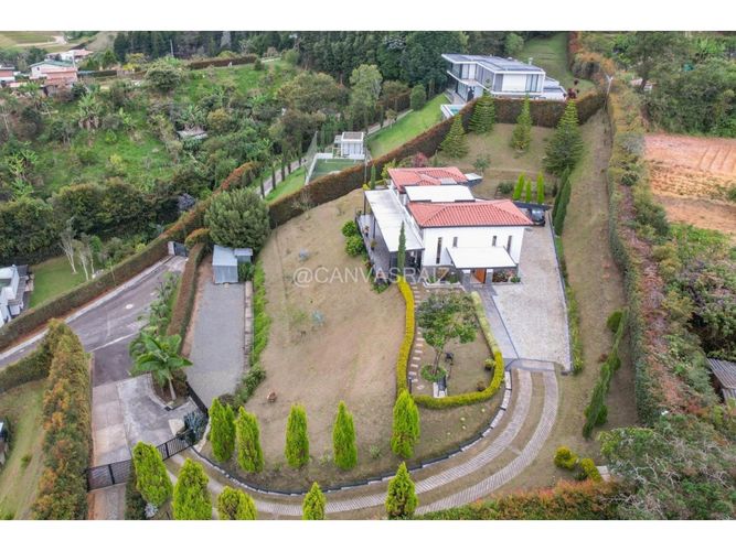 Casa de 3 alcobas en venta en Guarne, 280 m² · foto 4 de 24