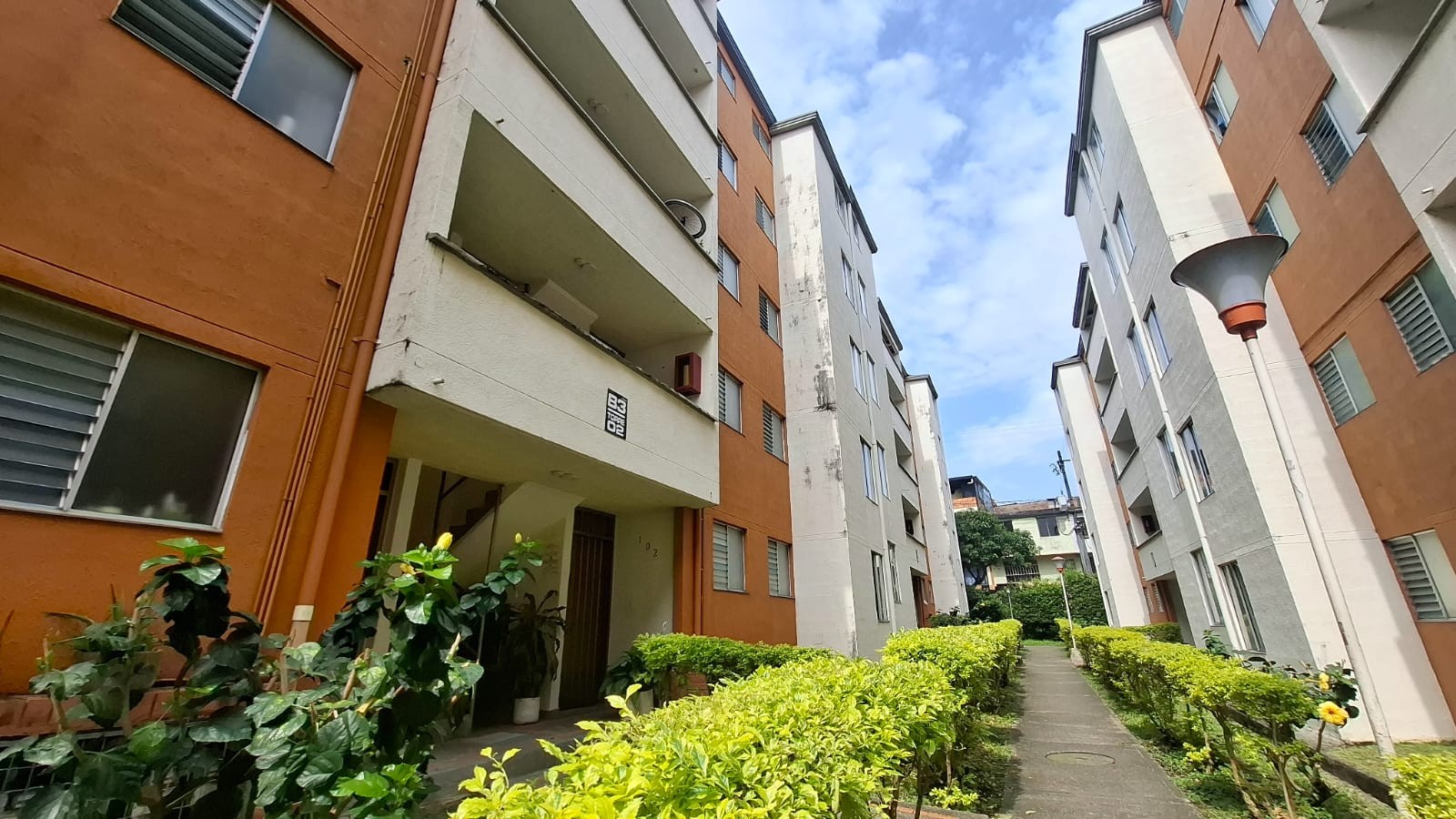 Apartamento en venta en Coodelmar Iii Etapa, Pereira · foto 2 de 18