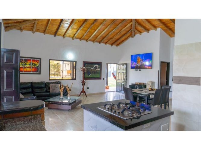 Casa de 3 alcobas en venta en Los Santos, Bucaramanga, 185 m² · foto 3 de 13