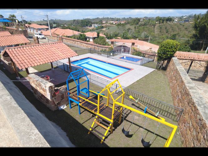 Casa de 3 alcobas en venta en Los Santos, Bucaramanga, 185 m² · foto 11 de 13