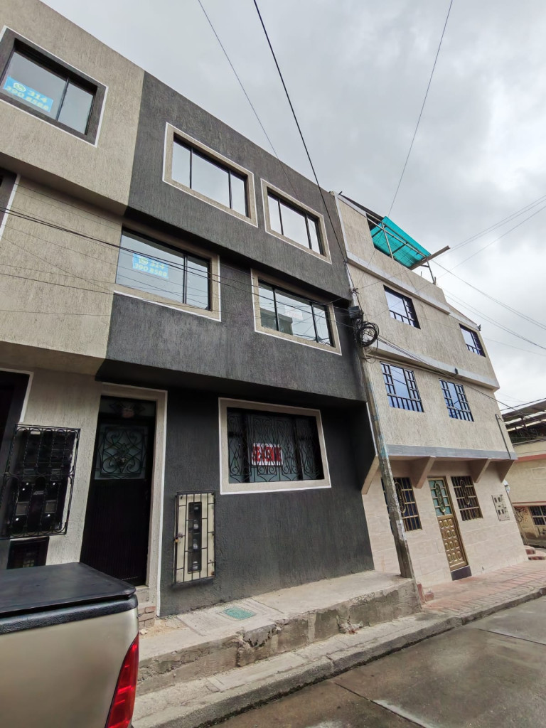 Casa en venta en El Almenar, Bogotá · foto 3 de 18