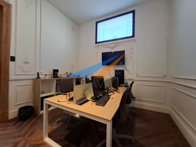 Alquiler Oficina en Co-Work 6 Ambiente en Ciudad Vieja! · Photo 1