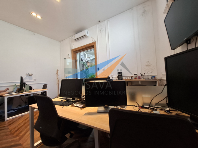 Alquiler Oficina en Co-Work 6 Ambiente en Ciudad Vieja! · Photo 2