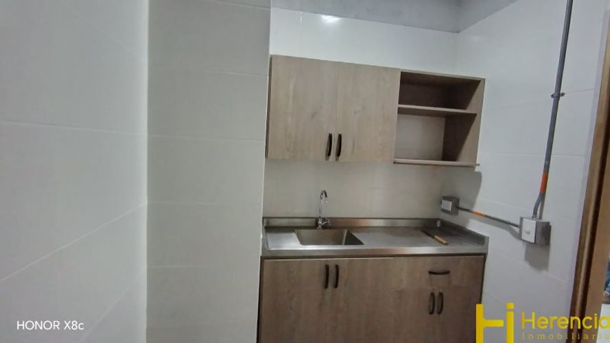 Bodega en arriendo en Trinidad, Medellín, 75 m² · foto 6 de 9