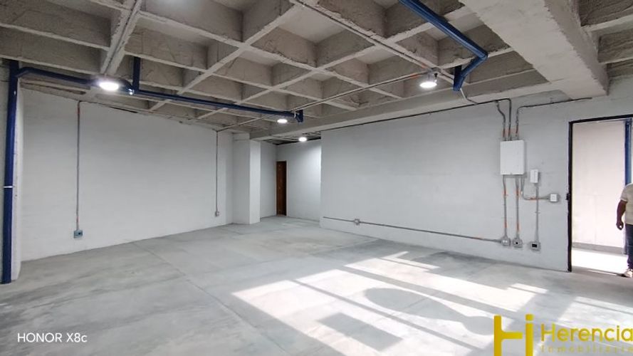 Bodega en arriendo en Trinidad, Medellín, 75 m² · foto 2 de 11