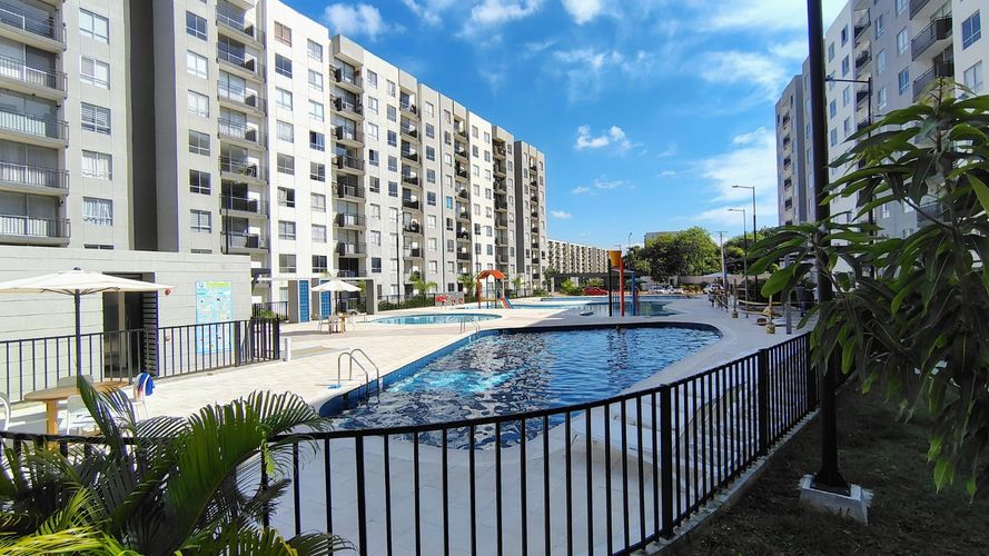 Apartamento de 2 alcobas en venta en Las Palmas, Ricaurte, 51 m² · foto 2 de 18