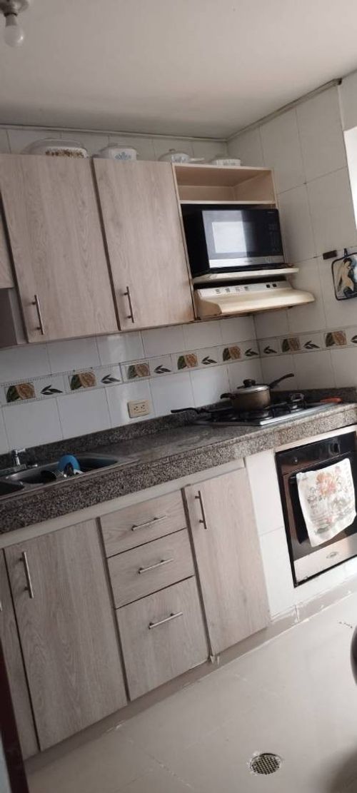 Casa de 5 alcobas en venta en El Castillo, Jamundí, 267 m² · foto 7 de 11