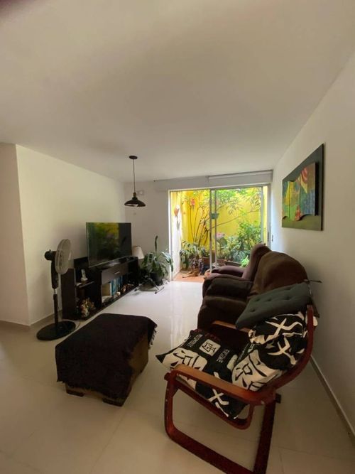 Casa de 5 alcobas en venta en El Castillo, Jamundí, 267 m² · foto 8 de 11
