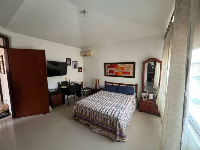 Casa de 5 alcobas en venta en El Castillo, Jamundí, 267 m² · foto 9 de 11