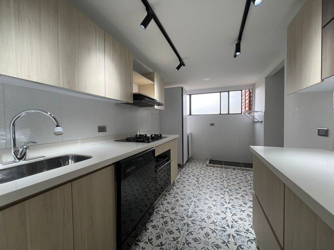 Apartamento de 3 alcobas en arriendo en El Poblado, Medellín, 92 m² · foto 4 de 18