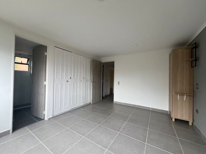 Apartamento de 3 alcobas en arriendo en El Poblado, Medellín, 92 m² · foto 8 de 18