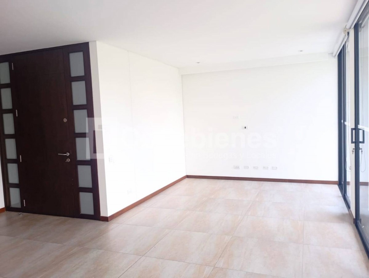 Apartamento en arriendo en El Poblado, Medellín · foto 2 de 24