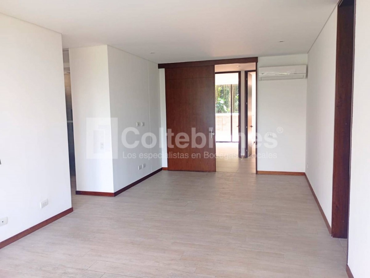 Apartamento en arriendo en El Poblado, Medellín · foto 8 de 24