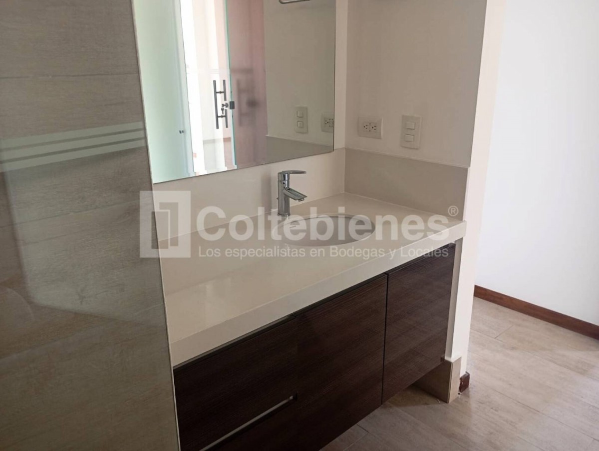 Apartamento en arriendo en El Poblado, Medellín · foto 12 de 24
