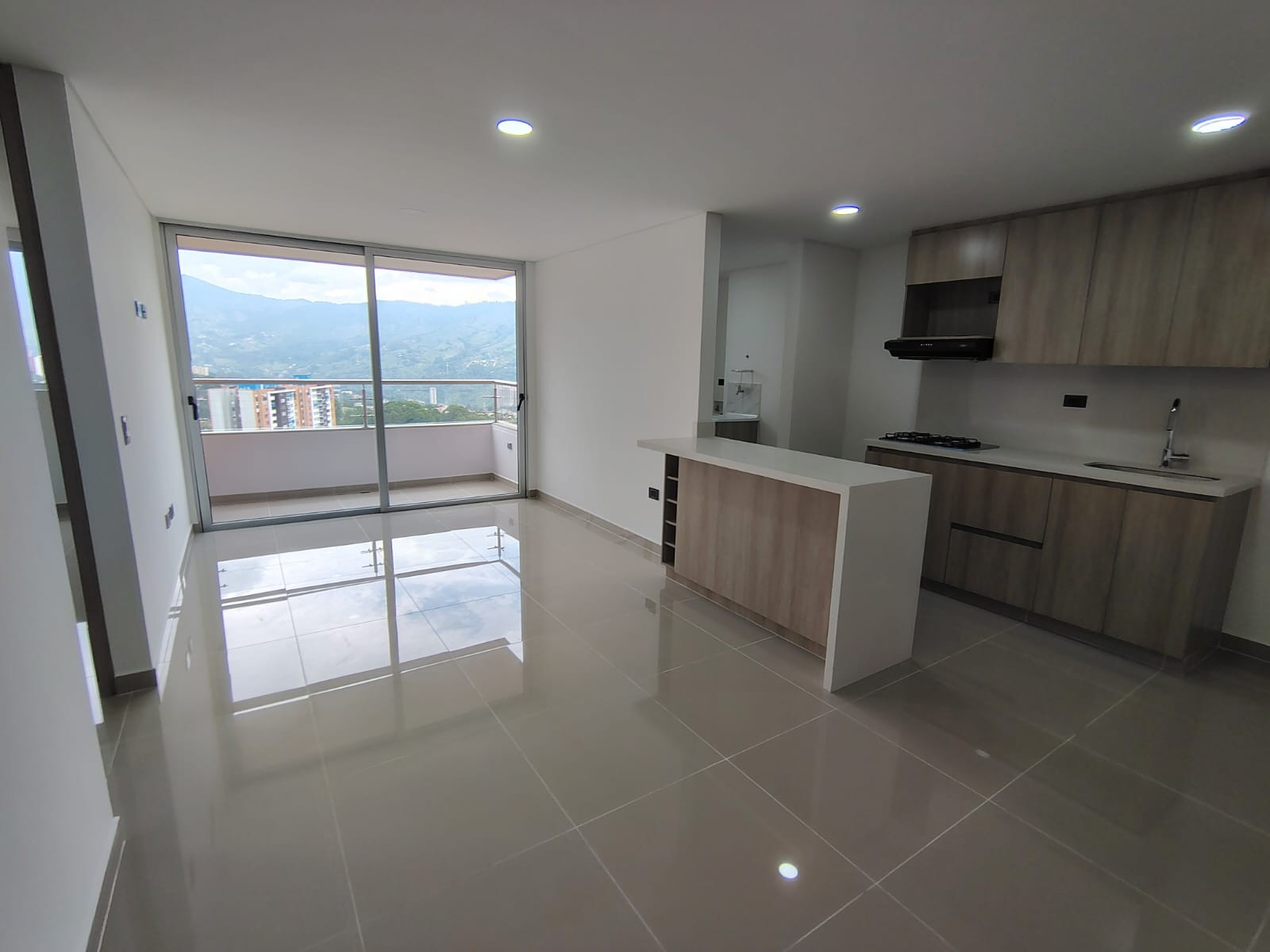 Apartamento en venta en Caqueta, La Estrella · foto 2 de 17