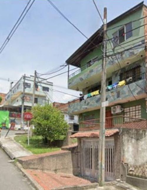 Casa de 3 alcobas en venta en Florencia, Medellín, 690 m² · foto 3 de 5