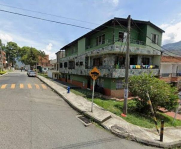 Casa de 3 alcobas en venta en Florencia, Medellín, 690 m² · foto 5 de 5
